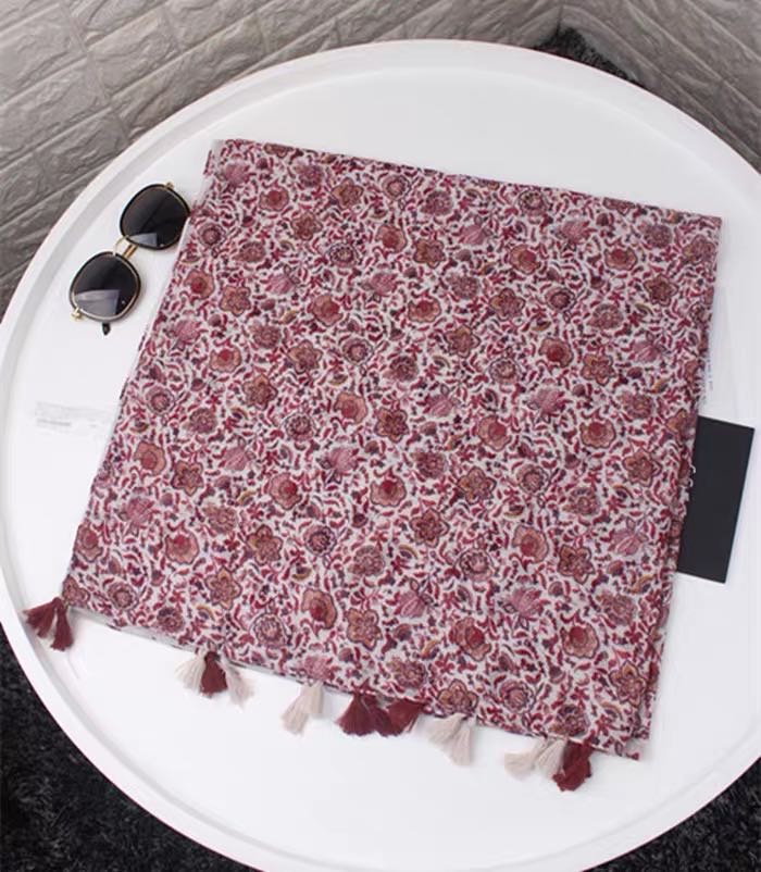 This thin polyester scarf is a versatile spring and autumn bestseller details Picture