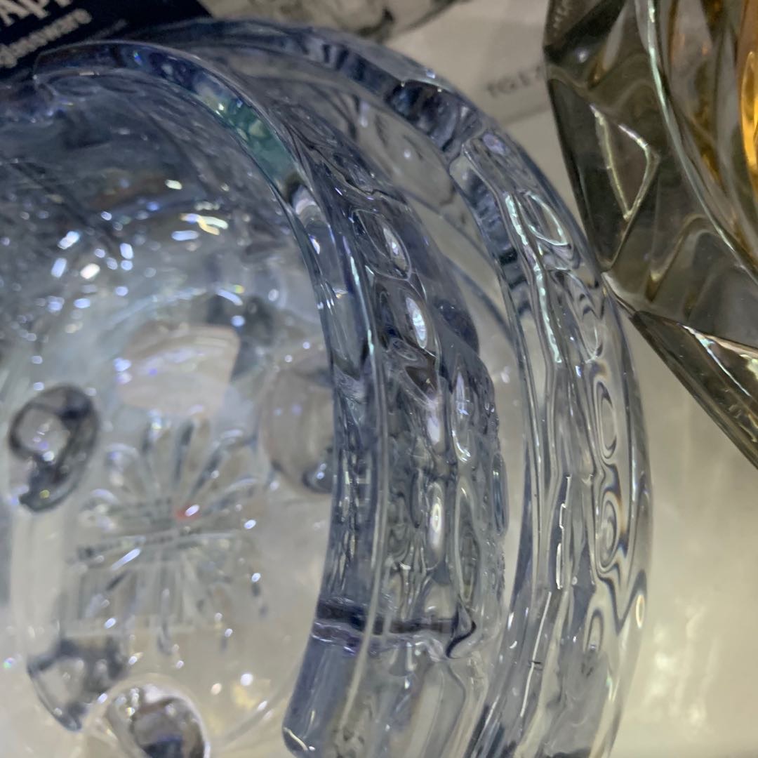宝石蓝玻璃烟灰缸产品图