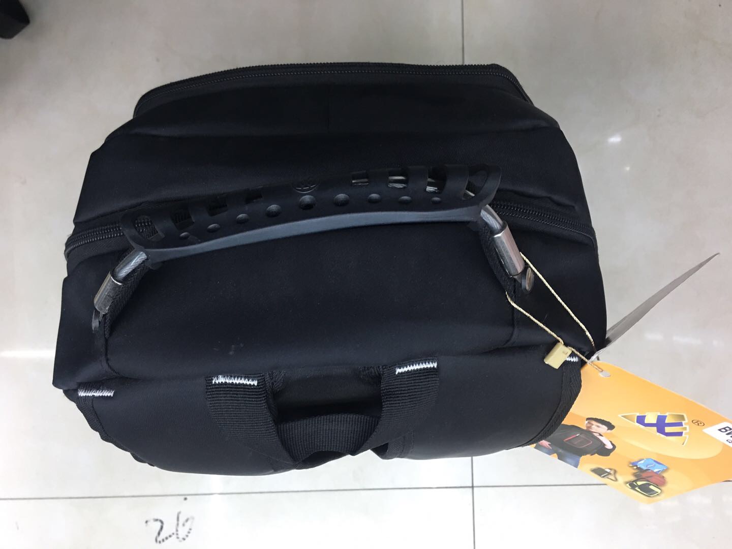 方便携带运动双肩包解放双手产品图