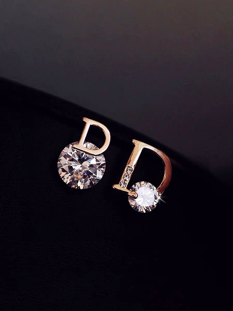Minimalist spring stud earrings for women, 2020 new trendy D-letter Korean style asymmetrical women's earrings Specification image