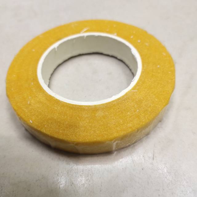 纸胶带喷漆装修黄色