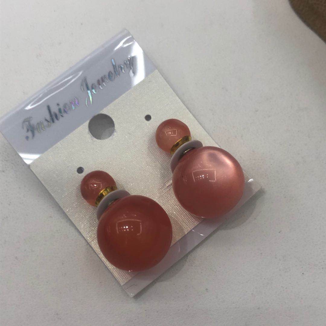 2022 Stylish and stylish round bead color ear-clipped front and back eco-friendly color cute and sweet cat eye imitation niche anti-allergy earrings Specification image