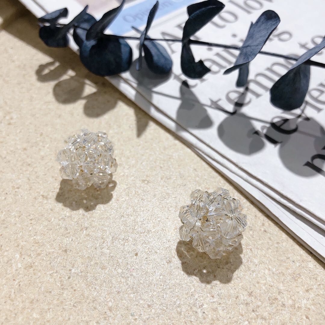 Korean version of the fashion trend of women's temperament joker jewelry earrings thumbnail