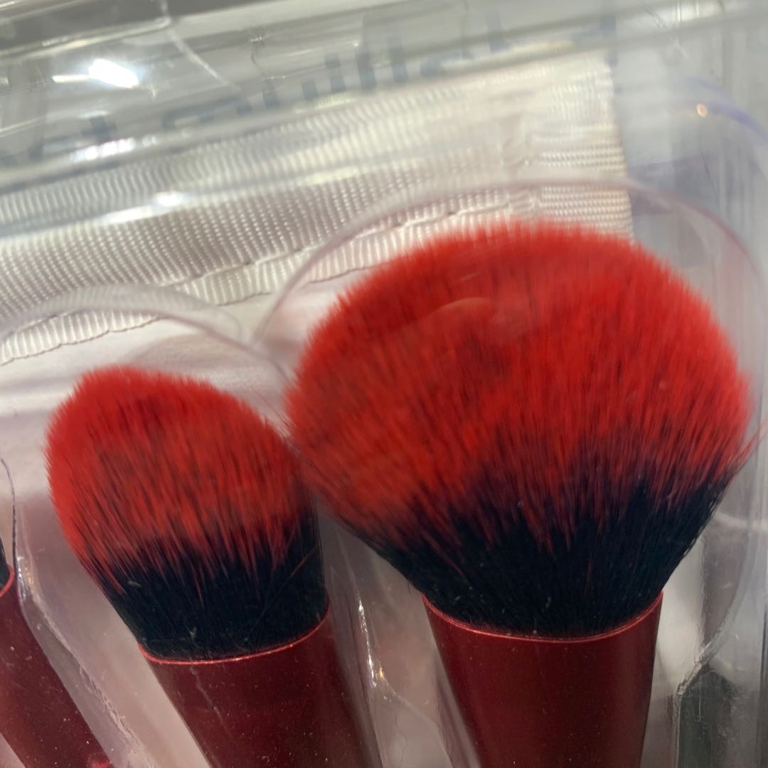 Red Letter Premium Makeup Brush Set details Picture