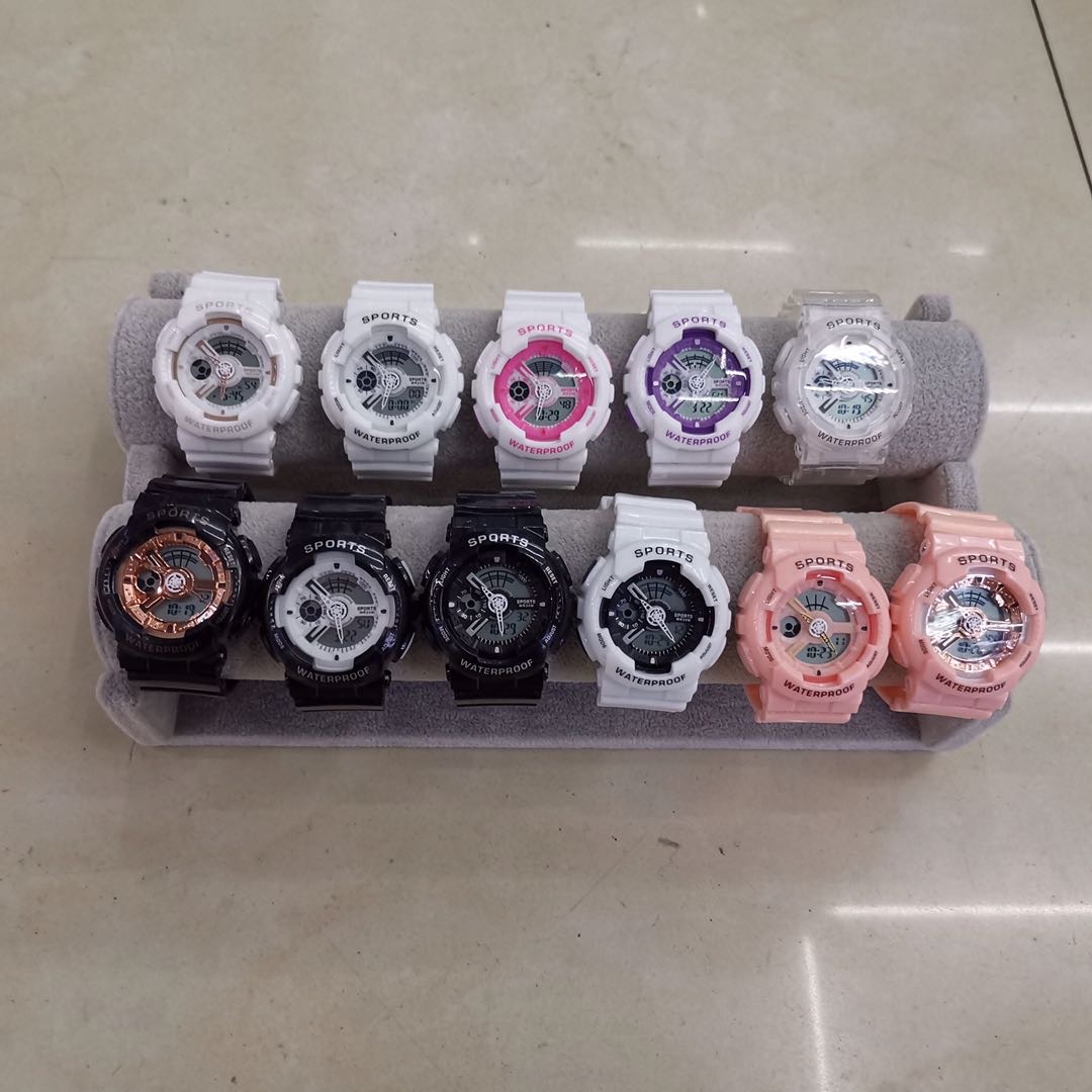 Factory direct sales and wholesale of children's watches, adult watches, electronic watches, plastic electronic watches, various mixed sets, colors available for customization