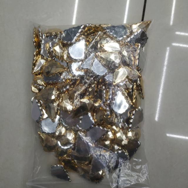 新款亚克力水滴花边KC金钻