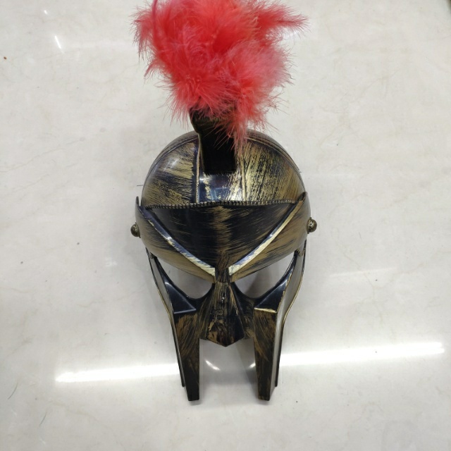 塑料仿金属大羽毛双牙罗马帽头盔罗马帽加红色羽毛头冠 古代将士头盔