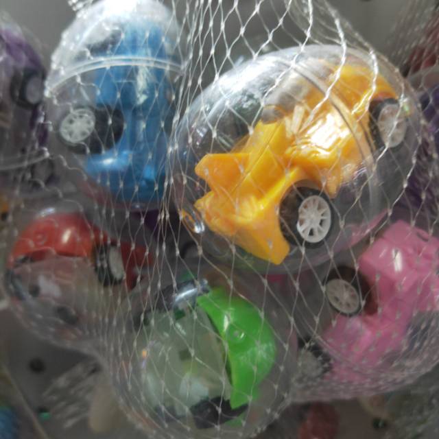 儿童玩具曲奇蛋赠品玩具车。