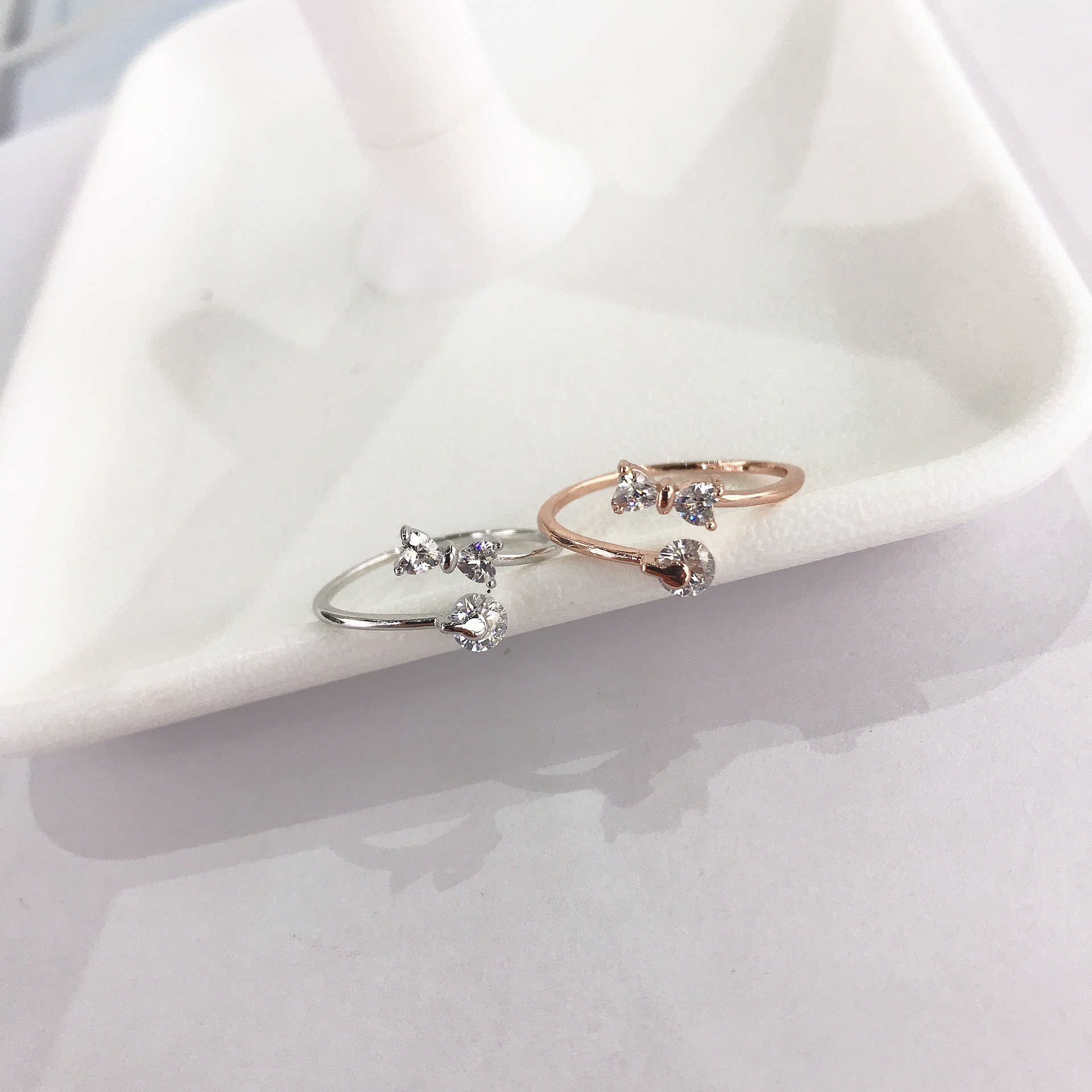 New cross-border Korean fashion bow diamond-encruted ring joint ring, fashionable, individual, elegant, open student, simple and elegant Xin Mingyang Specification image