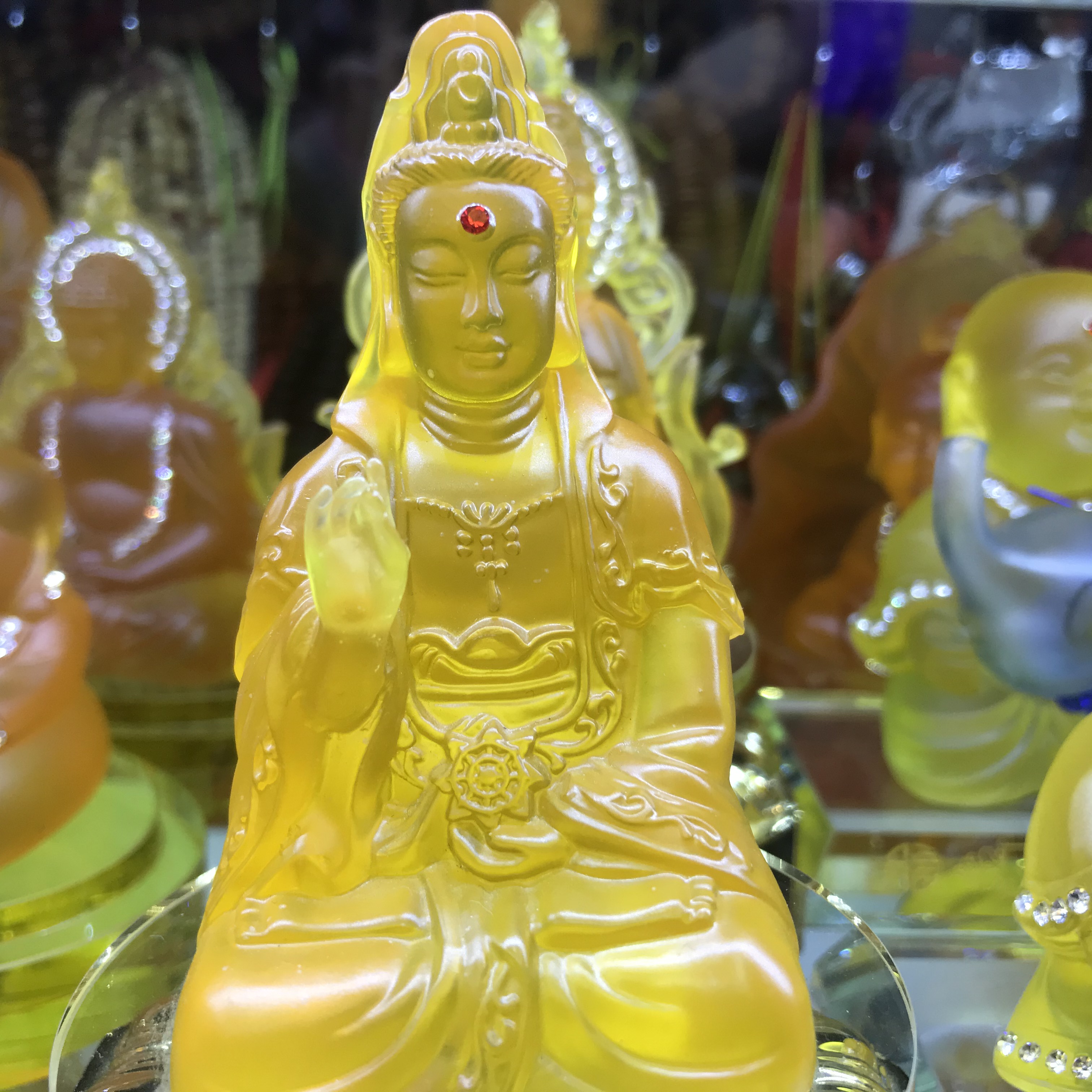 Piezas de coche giratorio solar de dos caras con mil manos kannon bodhisattva con base de resina borrado para coche con asiento de perfume Specification image