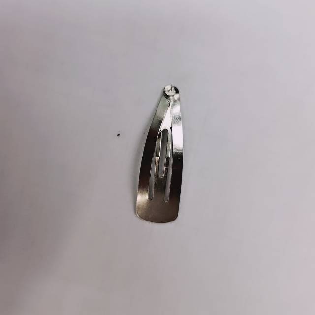 Xuebo Jewelry Accessories DIY Factory specializes in the processing of ordinary old classic small monster claw, straight clips, bb clips, monster claw hair clips, hair bands, hair combs and other handcrafted accessories and hair accessories