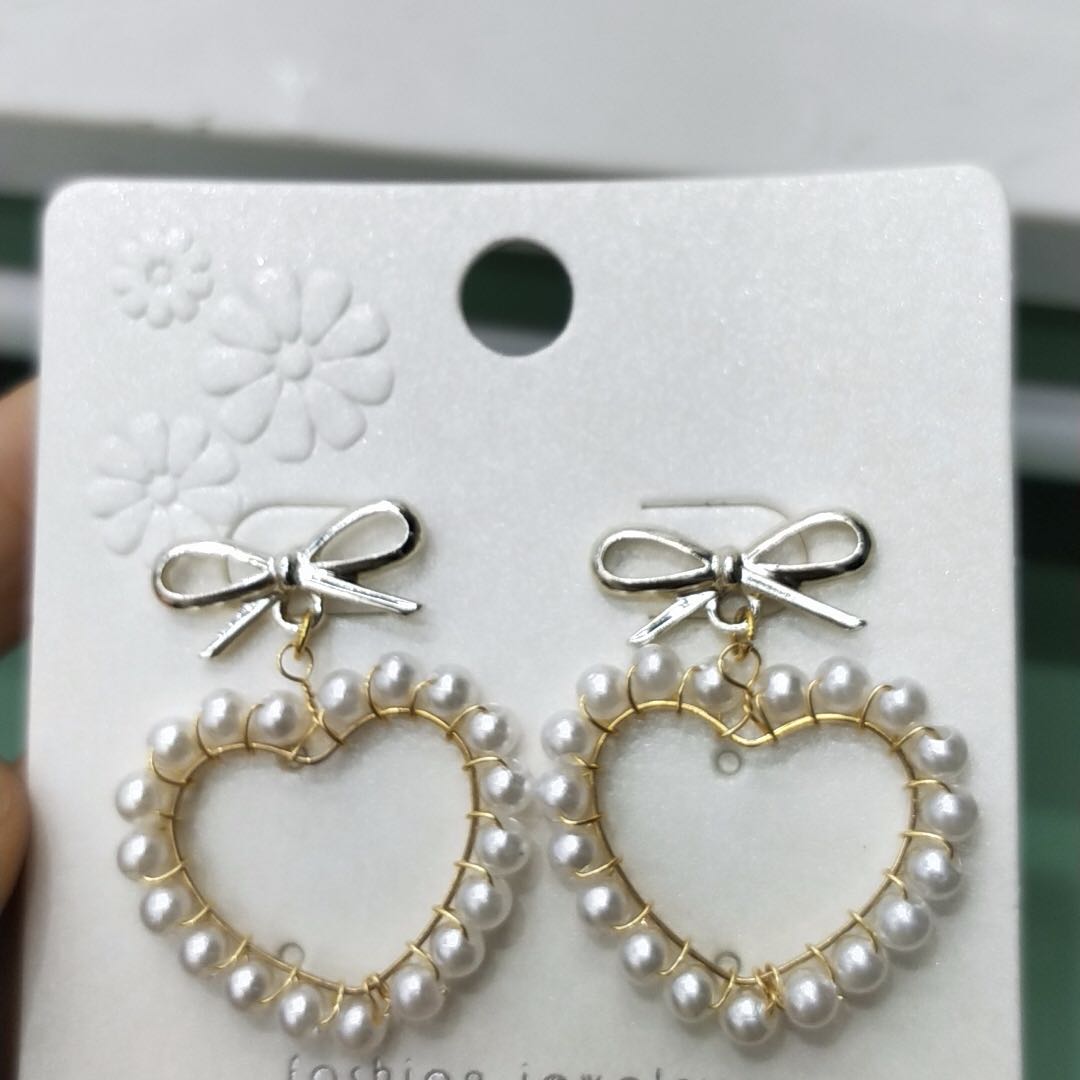 Temperament fashion pearl heart pendant long ears environmental protection color lovely and sweet anti - allergy earrings thumbnail