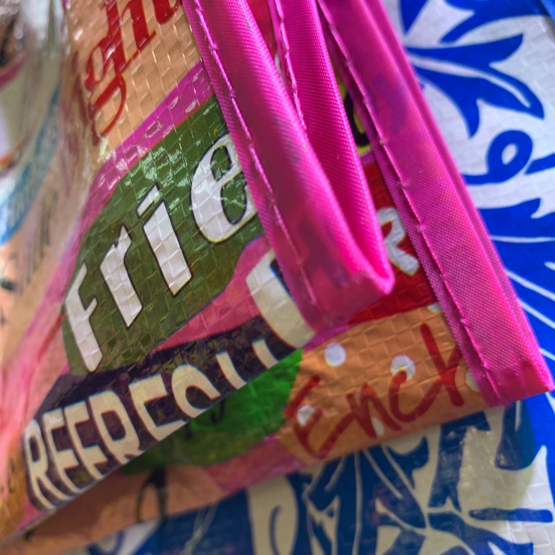 粉色字母多功能袋子旅行包产品图