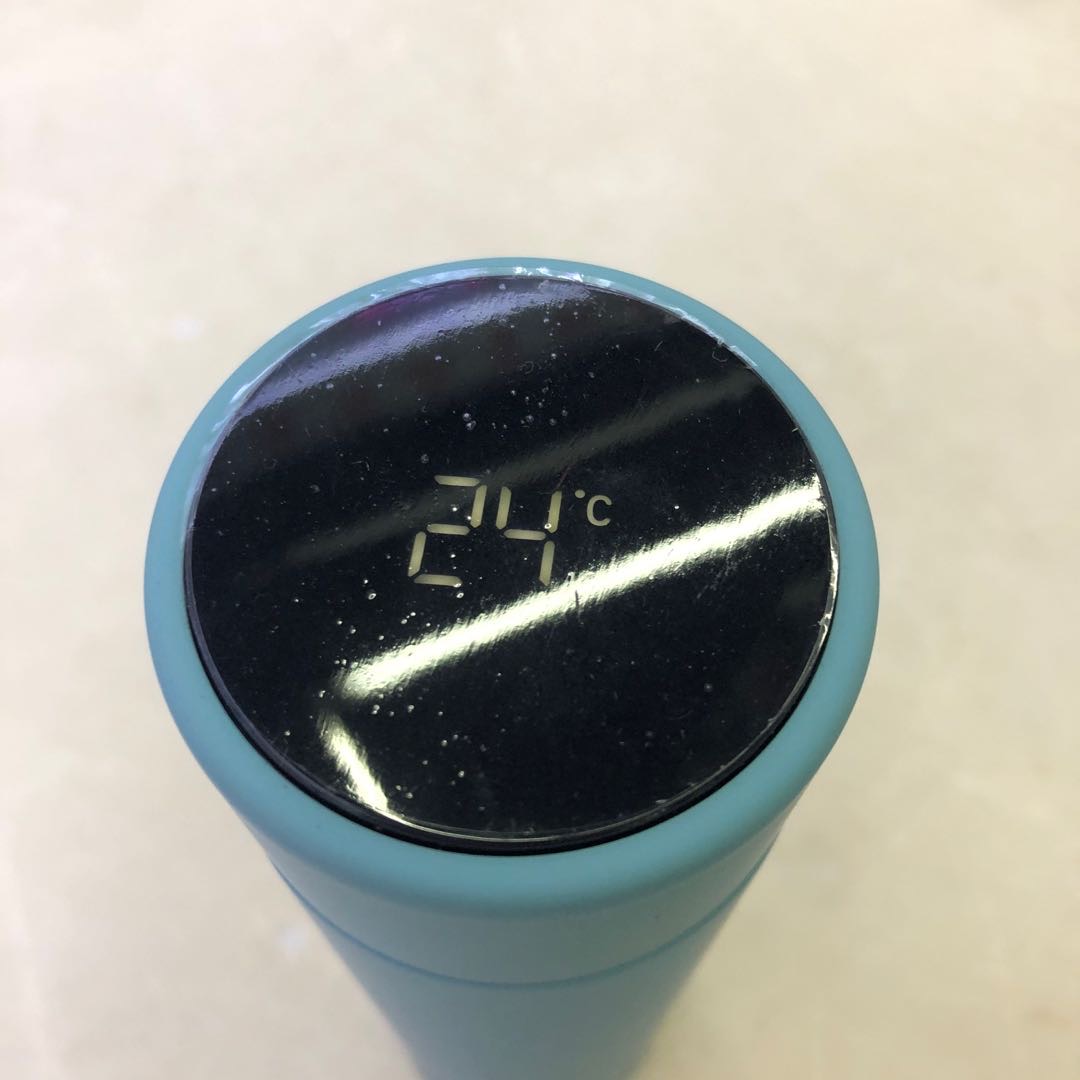 智能水杯可显示温度超大容量保温杯产品图