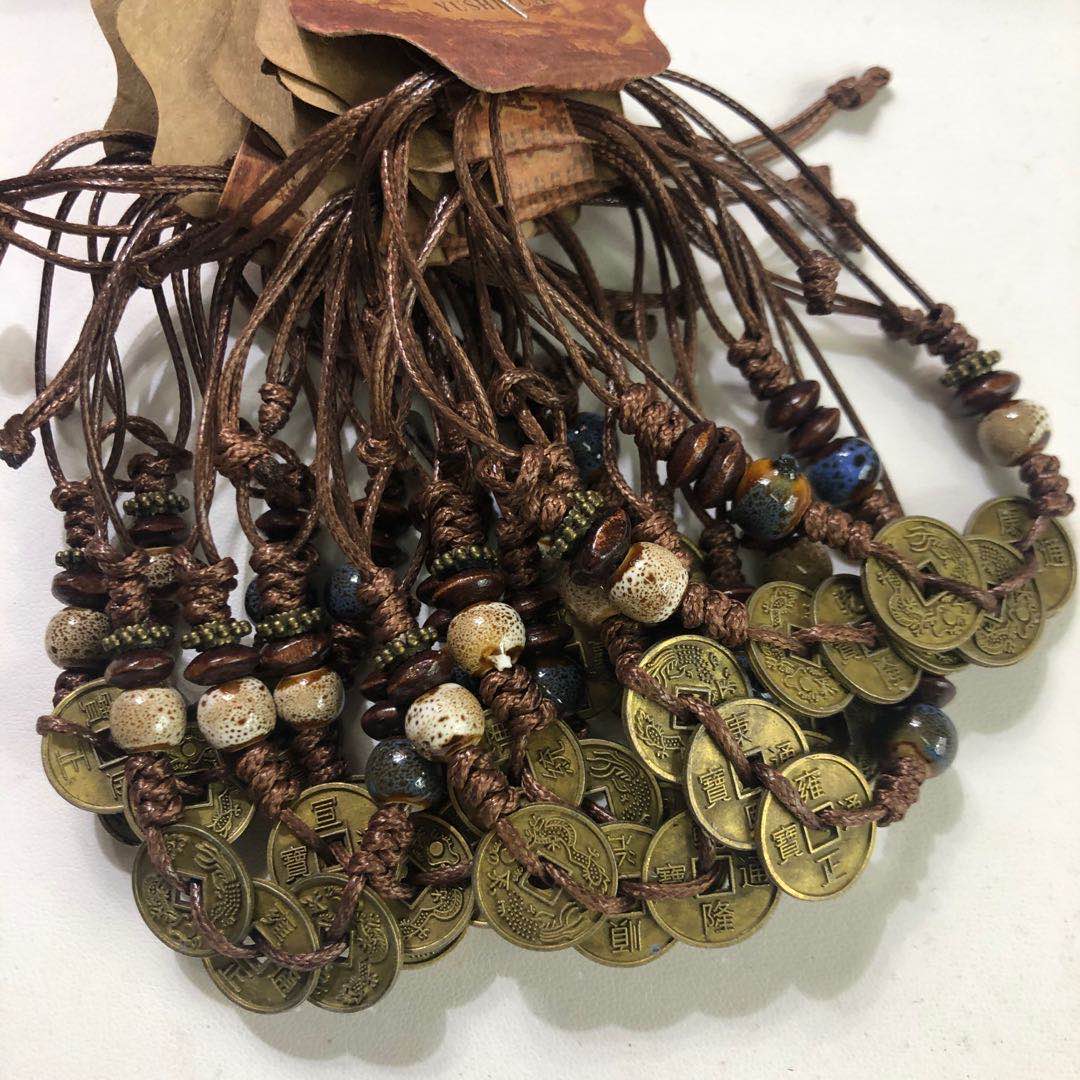 This retro copper coin bracelet exudes a sense of sophistication, retains color, is made of alloy, is versatile, anti-allergy, elegant, and is an eco-friendly piece that has become a hit on the Internet