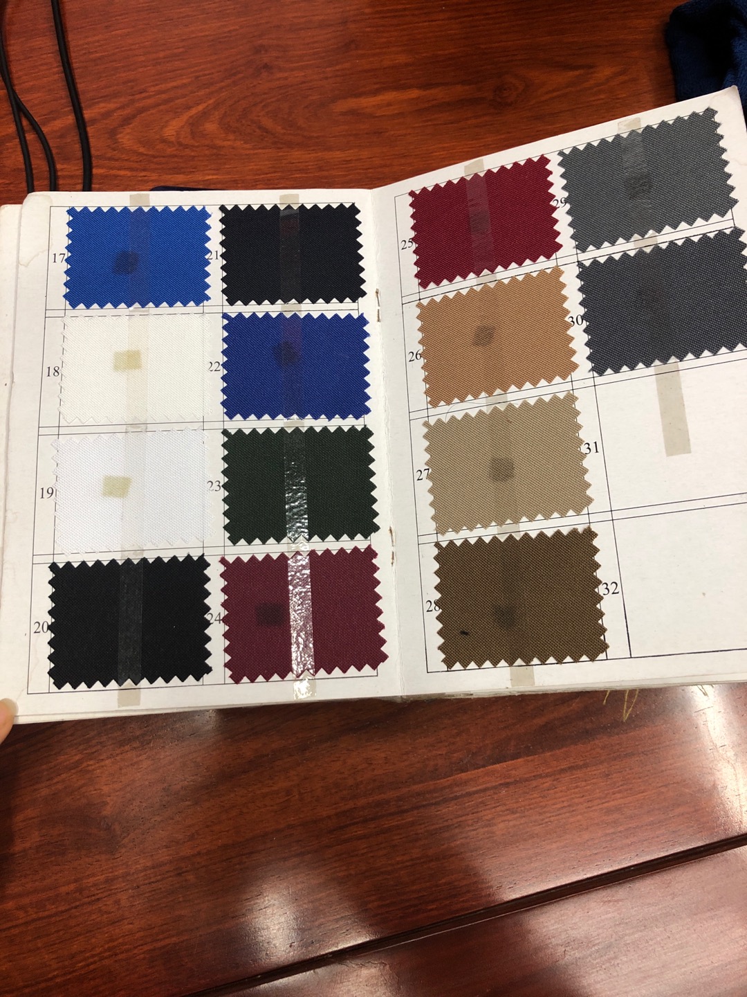 A Variety Of Colors Clear Plain Cloth details Picture