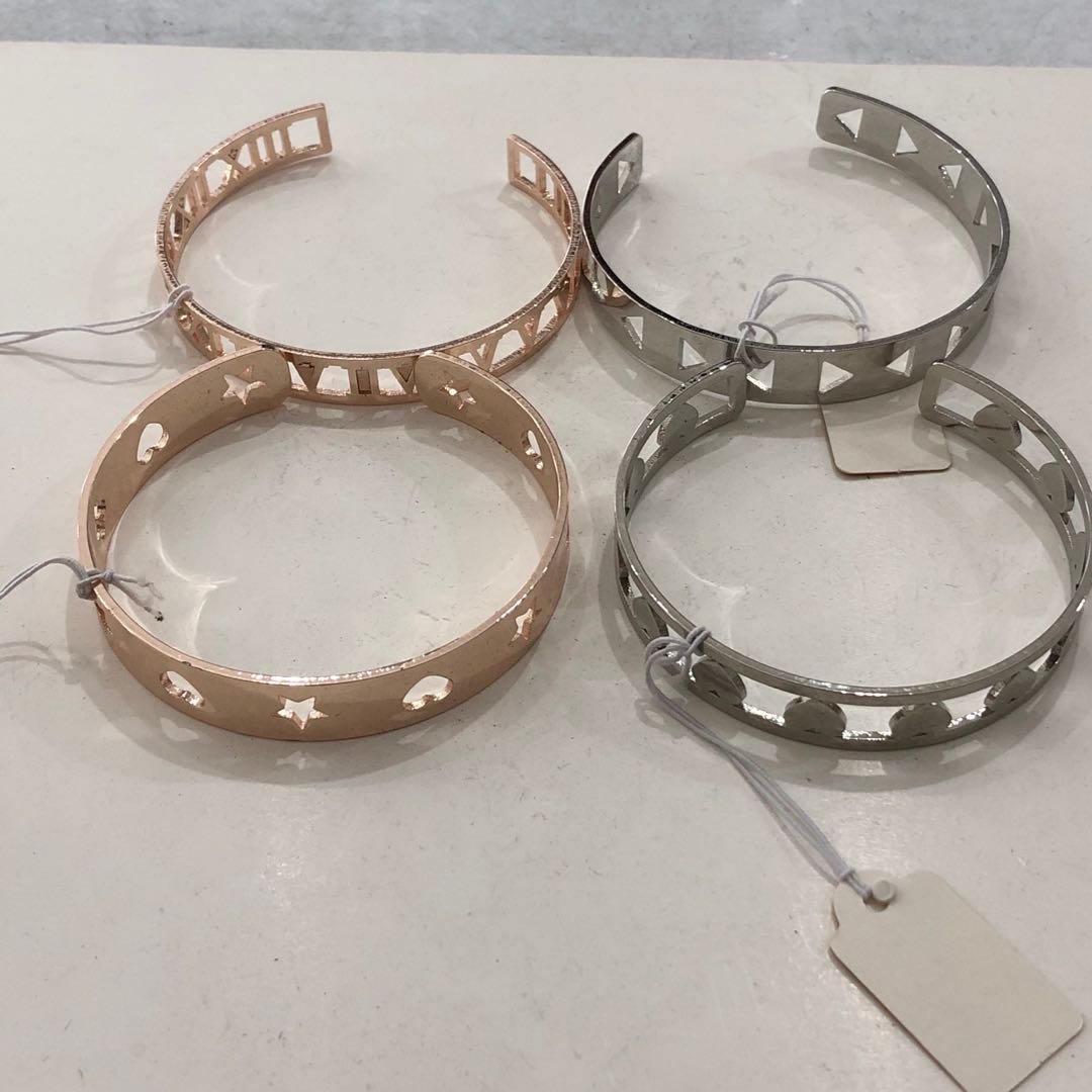 Factory direct sales of European and American fashionable hollowed-out bracelets