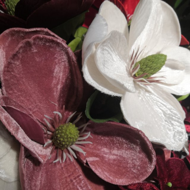 Yiwu good goods multi-color simulation flower arrangement living room decoration simulation flower desktop decoration simulation flower