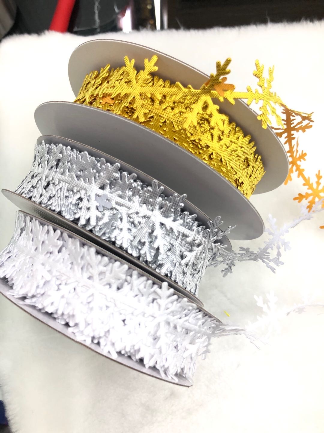 Snow lace can be used on Christmas lace clothing ornaments and crafts