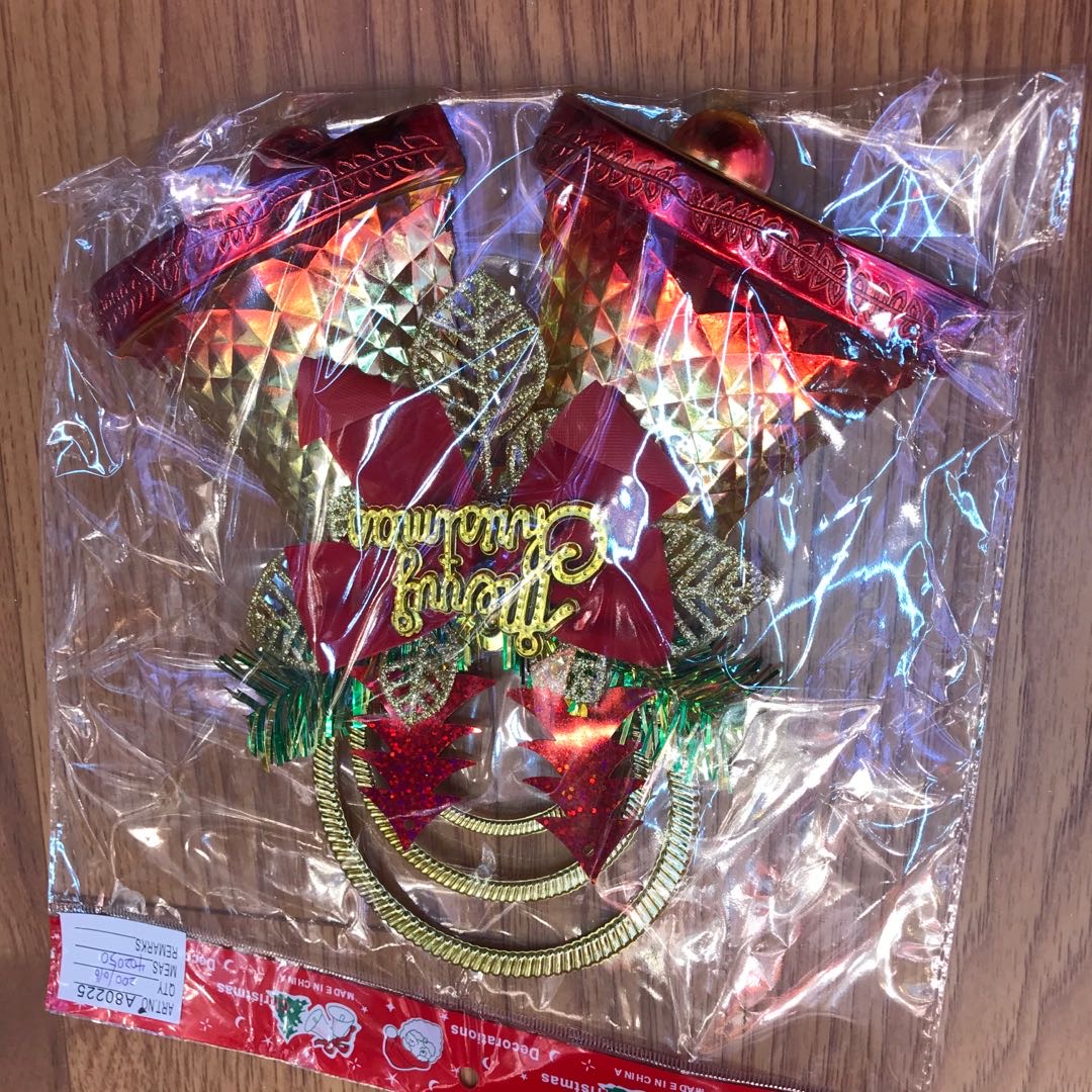 Christmas bell pendants, Christmas decorations, scene arrangements, shopping malls, stores, Christmas trees, small bell pendants details Picture