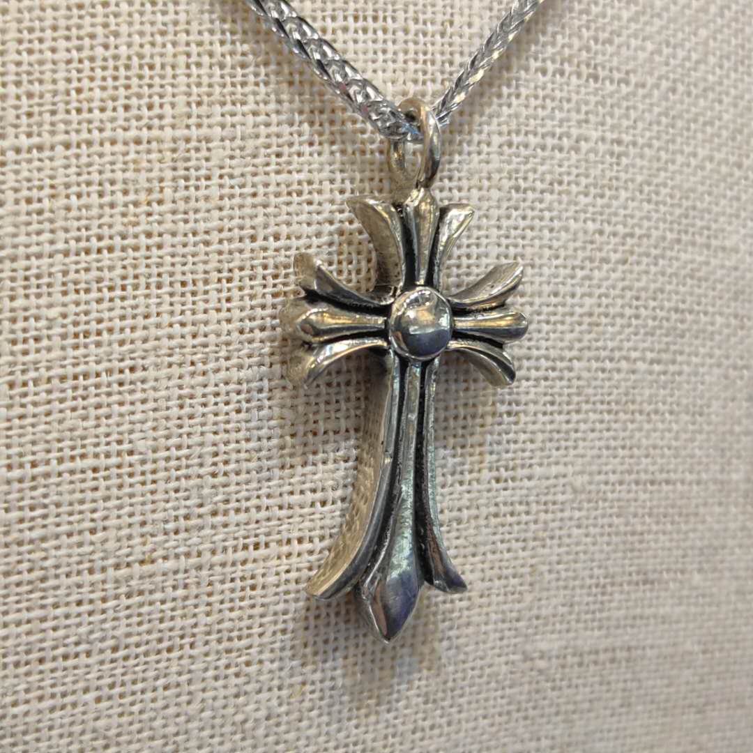 A new versatile s925 sterling silver knight style necklace for both men and women, suitable for both Japan and South Korea details Picture