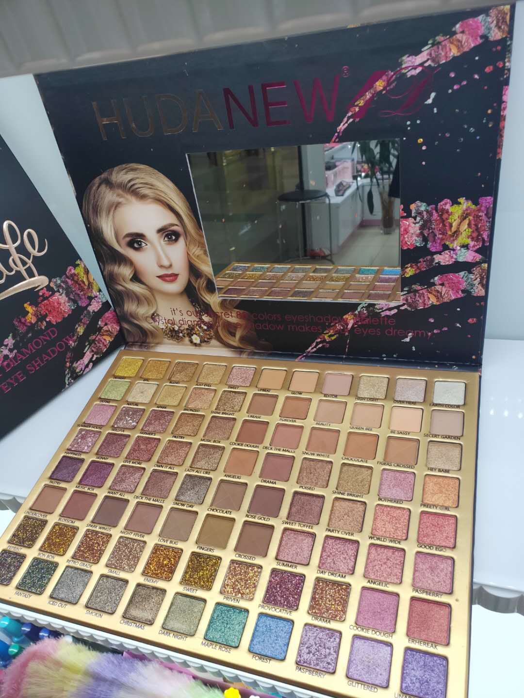 化妆品彩妆/化妆品/化妆品套装/彩妆/眼影细节图