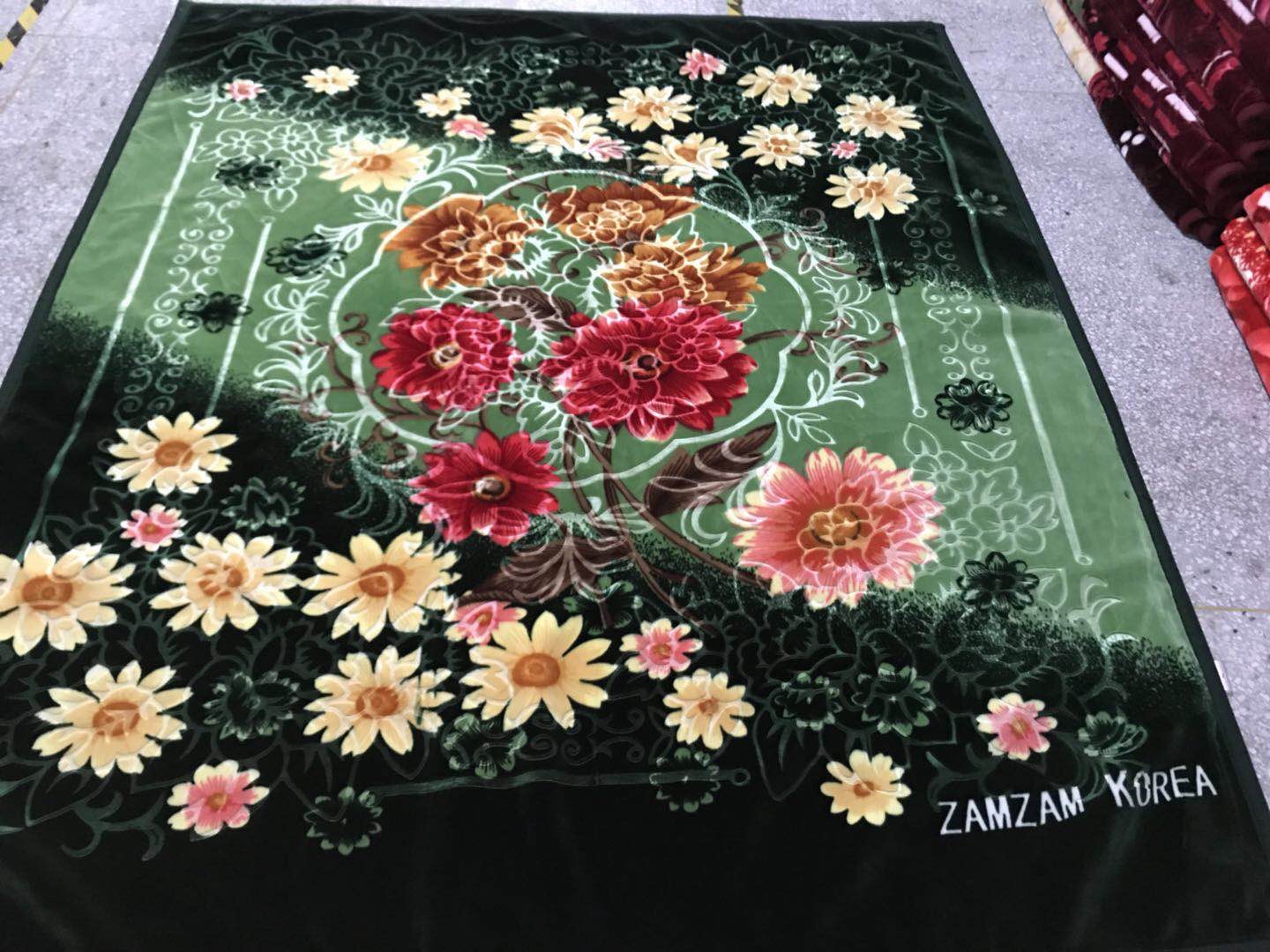 A 5-kilogram double-layer Raschel blanket