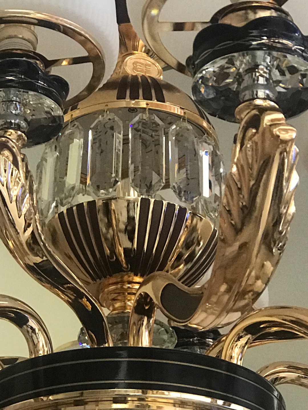 مصابيح الزنك الزجاجية المصنوعة من الكريستال تحت الشعارات الأربعة Specification image