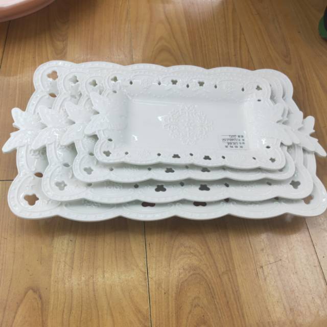 厂家直销白色蝴蝶花边4件套盘