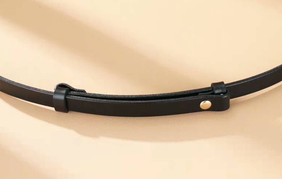 This simple and versatile Korean top-grain cowhide small belt with fine decoration pairs well with a dress and a fashionable waist chain Specification image