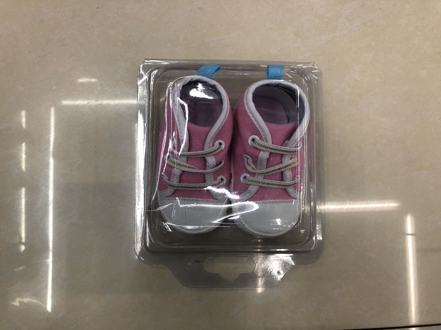 Cute new baby shoes and walking shoes, anti-slip and won't fall off