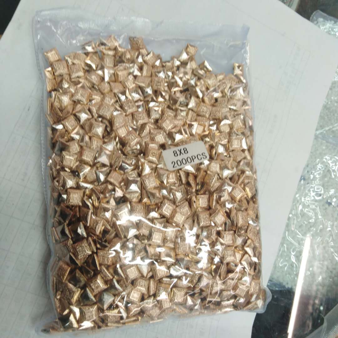 Flat cubic aluminum copper-plated hollowed-out pendant jewelry accessories, flat cubic hollowed-out aluminum headwear accessories, beaded accessories Specification image