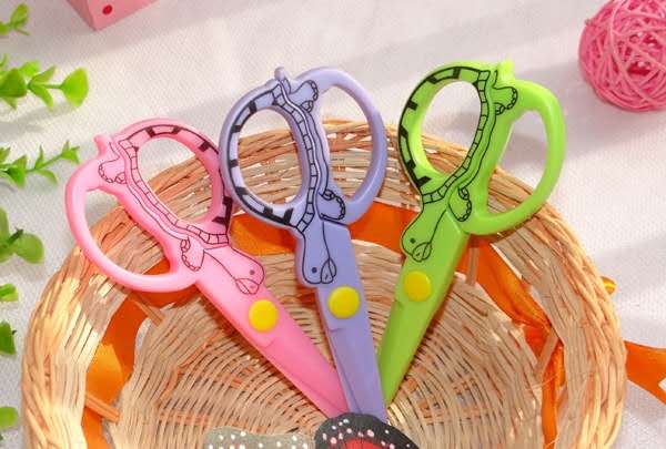Stationery Wholesale Multi-Functional Small Children's Scissors Craft Students Round Head Safety Scissors Sharp details Picture