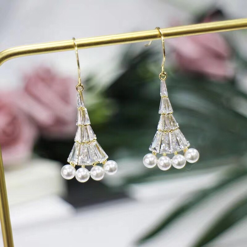 日韩风扇形耳钉微镶钻石轻奢精致女性优雅耳饰图