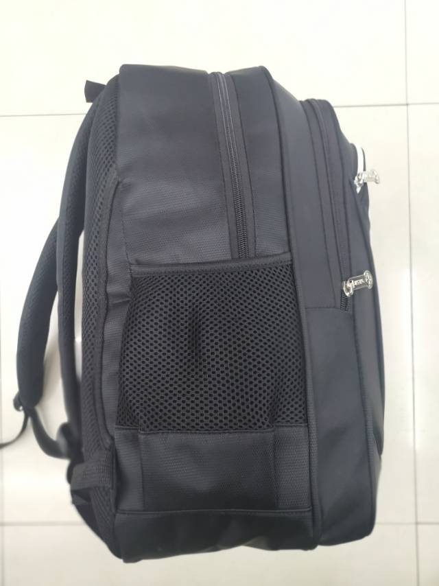 简约商务尼龙大容量电脑包双肩包男士背包双肩背包产品图