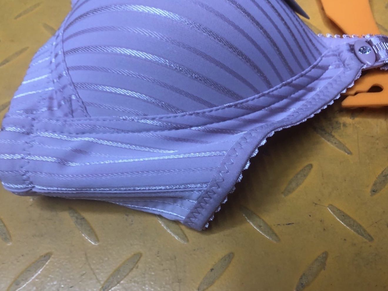Wire-free push-up bra side and back detail
