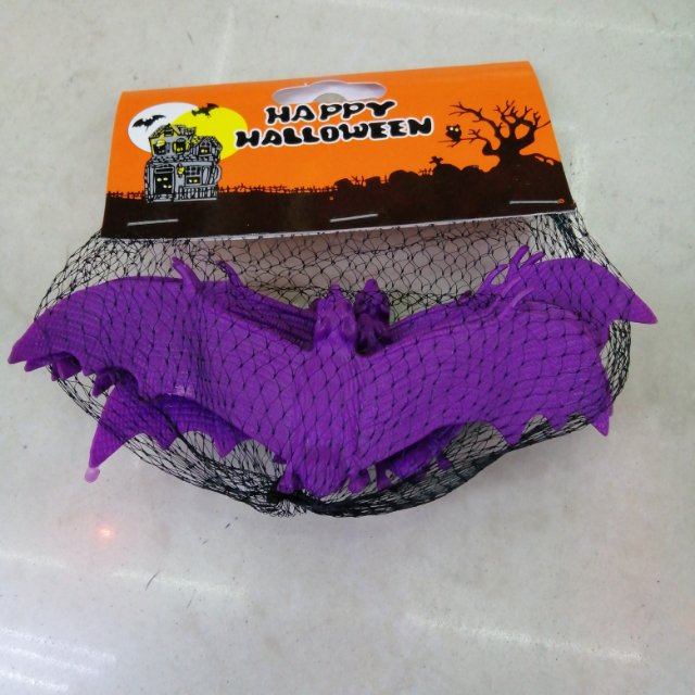 万圣节紫色蝙蝠塑料玩具