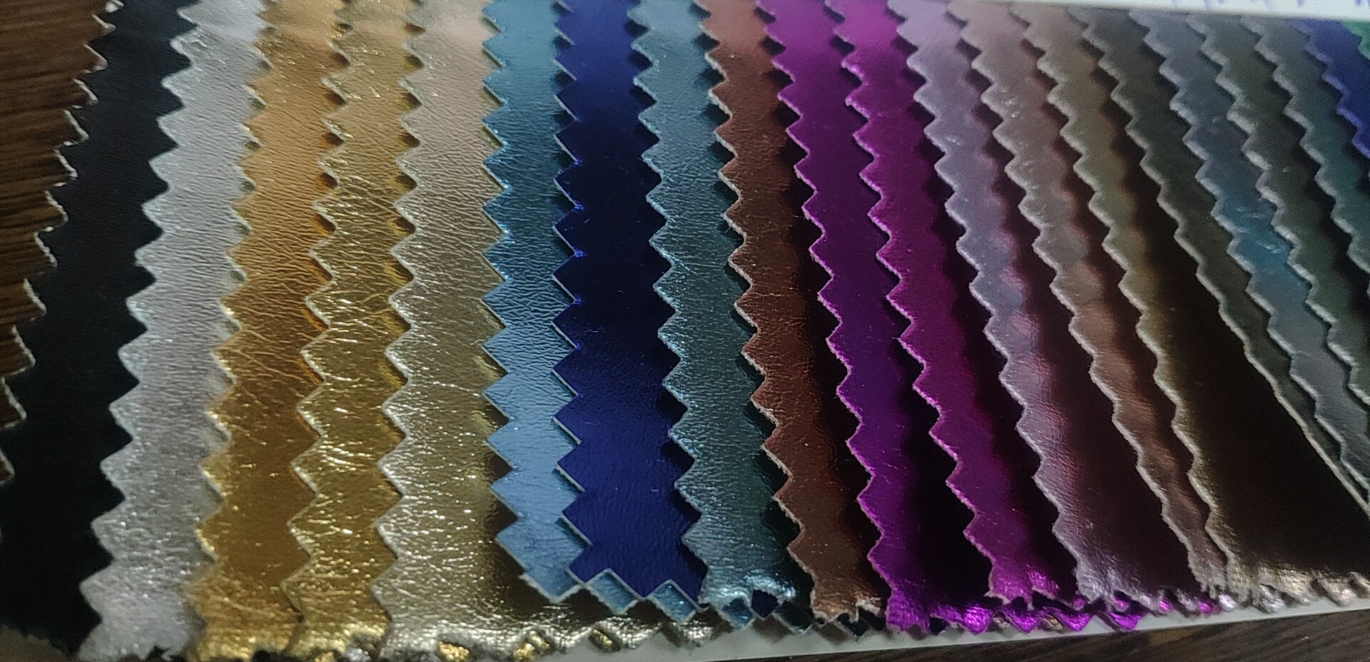 101 Film Manufacturer Direct sales, hot-selling new PU leather, large stock of high, medium and low-end luggage, sofa, shoe materials and fabrics details Picture