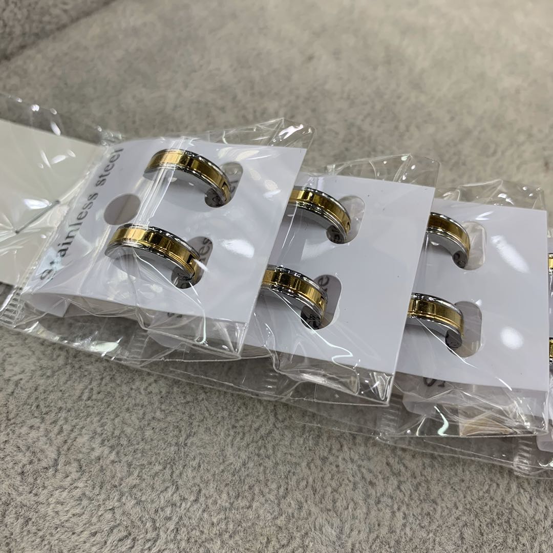 镀金不锈钢戒指耳钉钛钢耳环流行时尚潮流百搭耳饰细节图