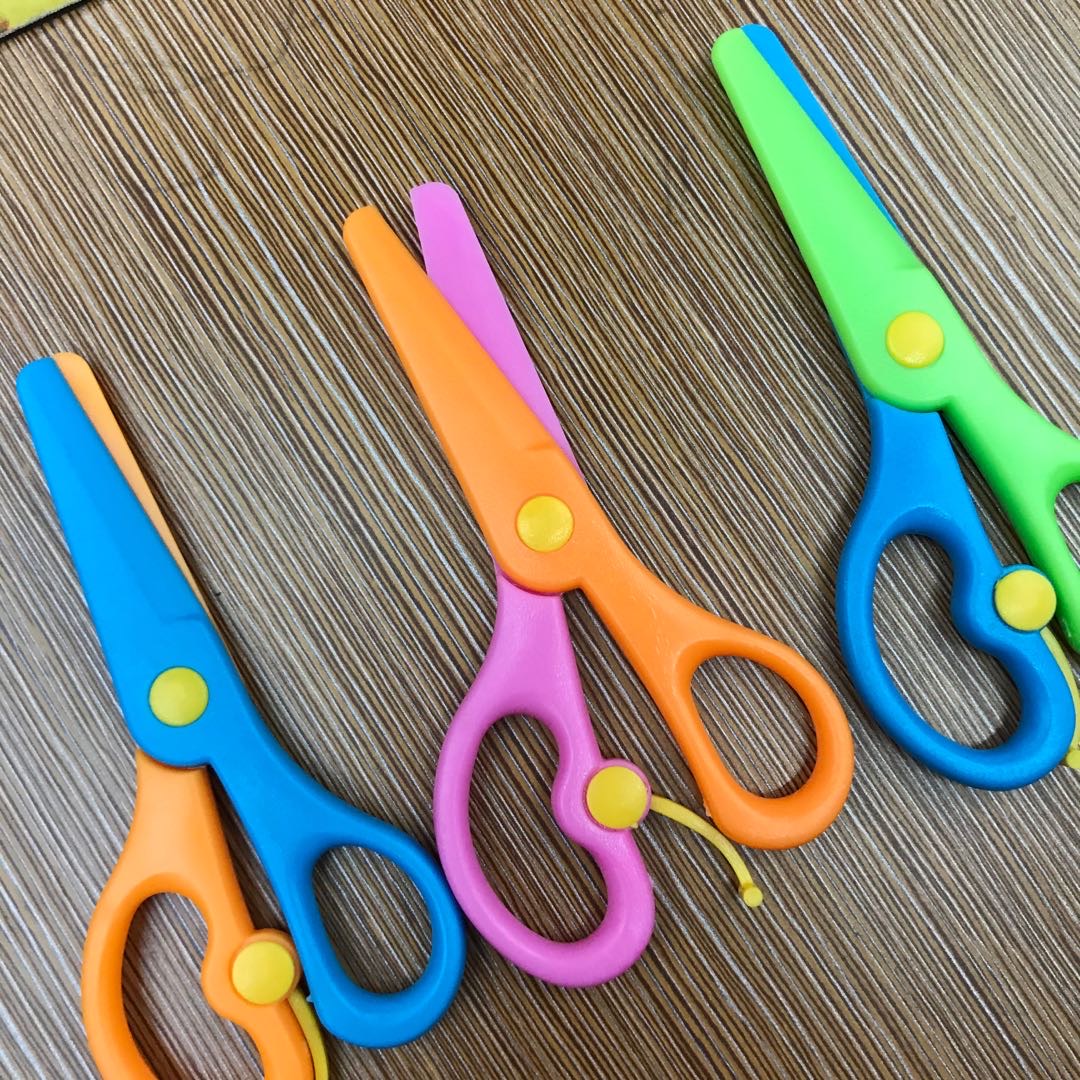 创意弹力手工剪纸DIY裁纸用圆头小剪刀幼儿园儿童安全全塑料办公产品图