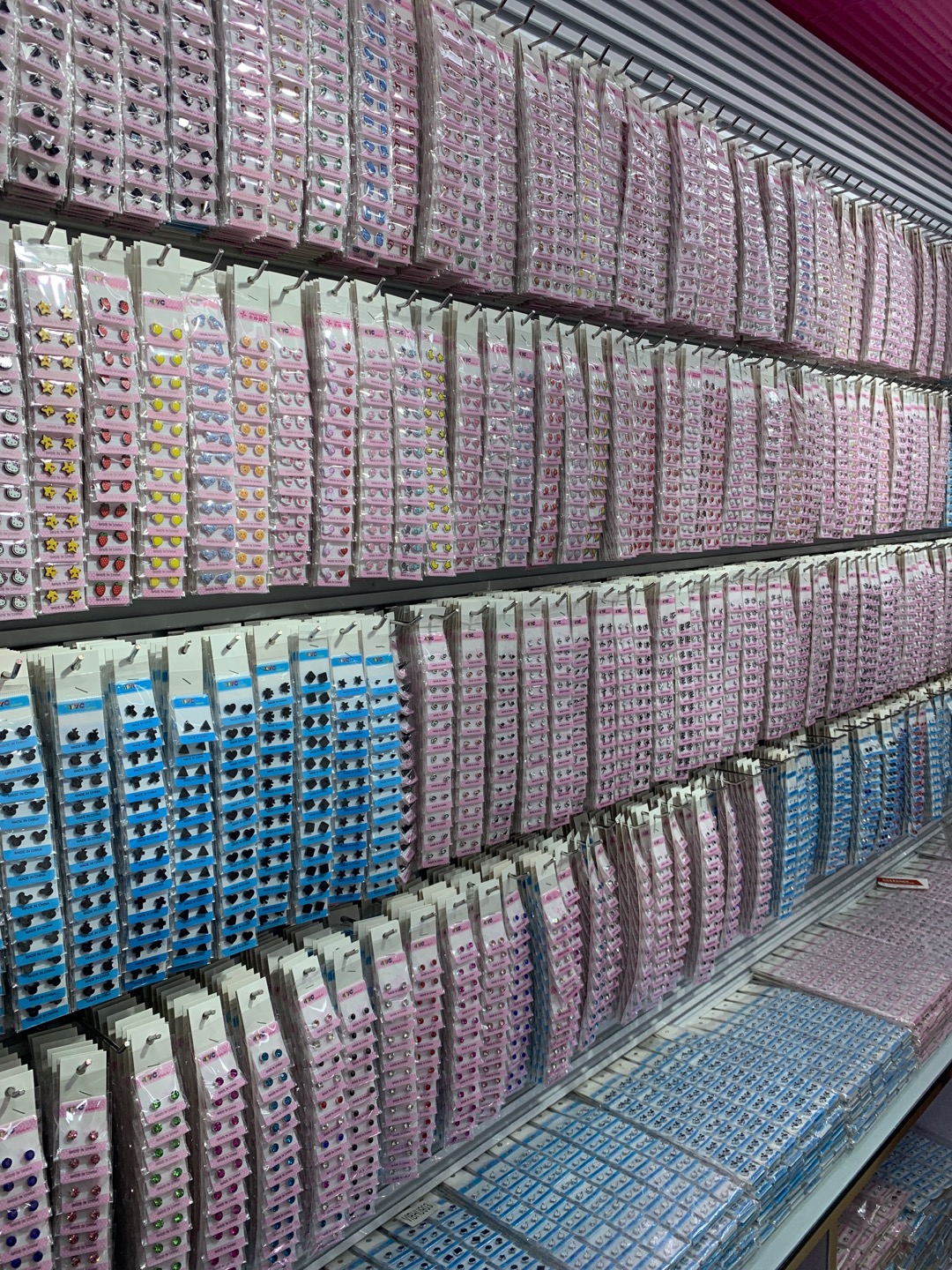 Xiaoya C's trendy accessories describe pic - 1