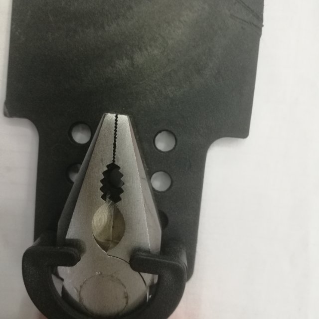 老虎钳8寸55号高碳钢塑料手柄钢丝钳产品图