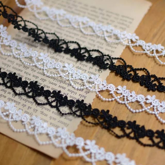 Black and white water-soluble lace lace trim