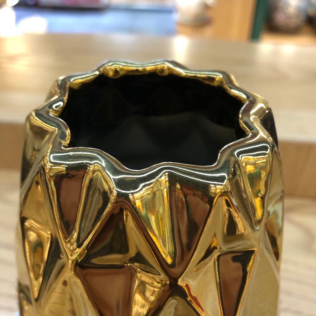 Cylindrical diamond-encrusted ceramic flower POTS, European retro craft ornaments, home decoration ornaments details Picture