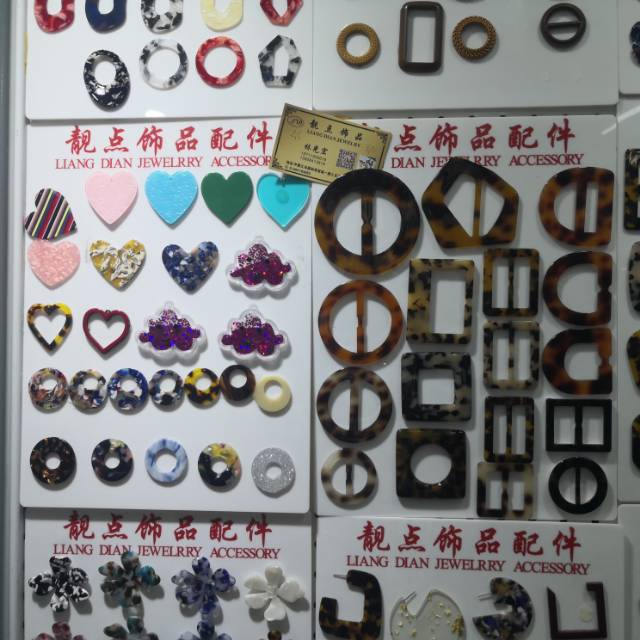 Nice accessories describe pic - 1