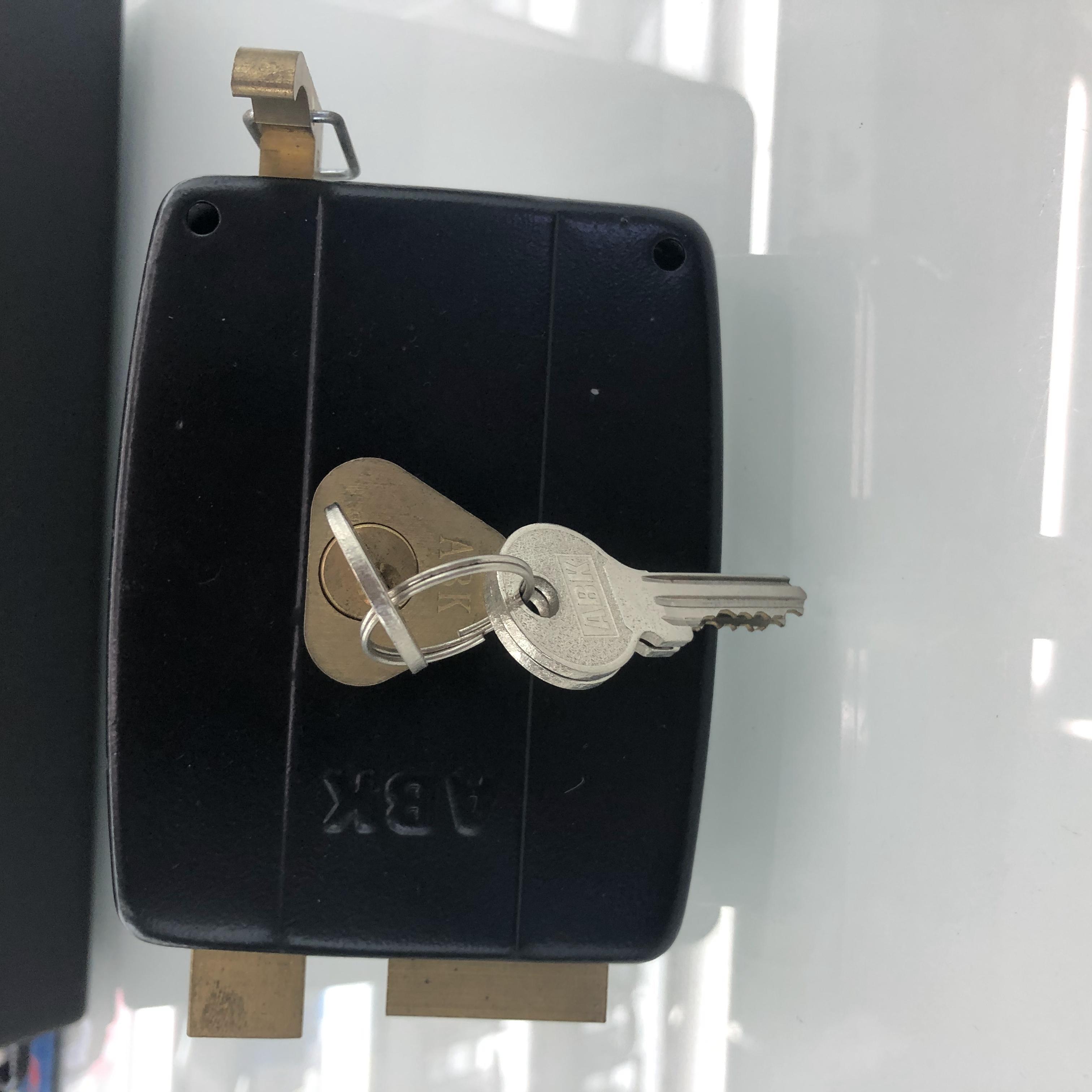 Black iron aluminum panel lock ox head lock external door lock
