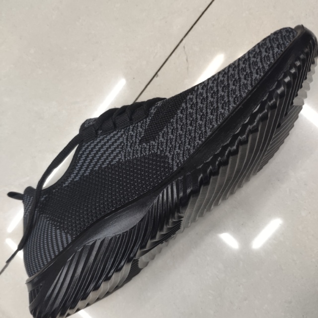 New Fashion Black Grey Men's Shoes Soft Sole Breathable Mesh Fabric Men's Non-Slip Sneakers details Picture