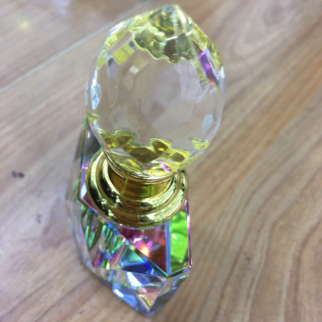 厂家直销水晶菱形瓶身水滴形盖香水瓶