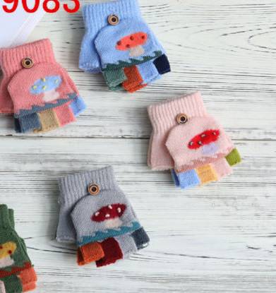 The half-fingered gloves are colorful and thickened with fleece for autumn and winter. They are cute, warm, cold-proof and windproof, suitable for outdoor use by male and female students details Picture