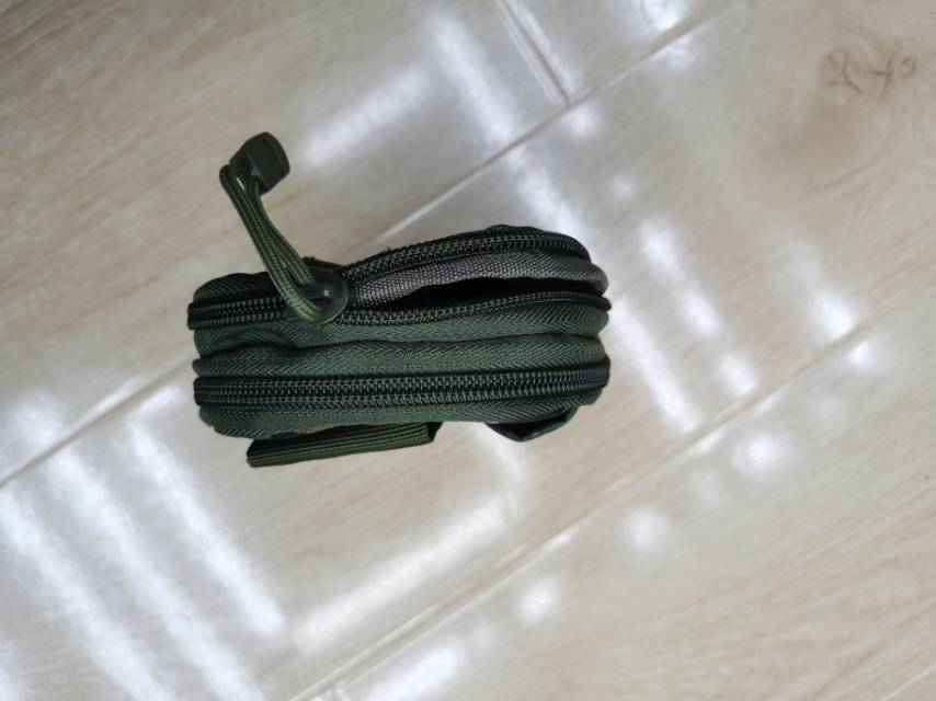 多功能迷彩绿钥匙包细节图